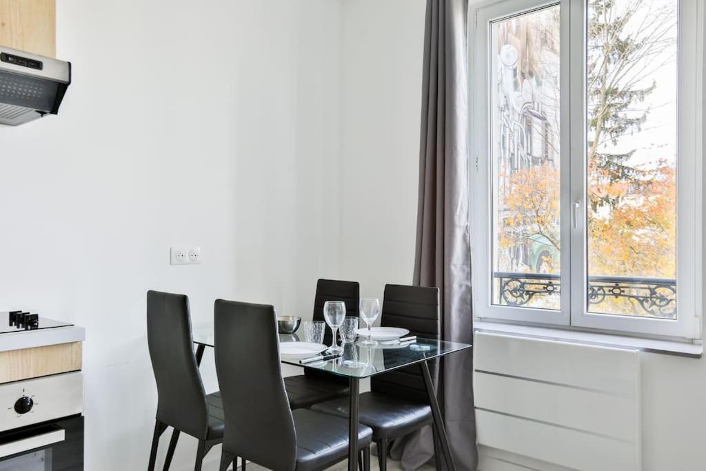 Suite Lumineux Et Moderne, Parking Gratuit, Mulhouse Centre Luaran gambar