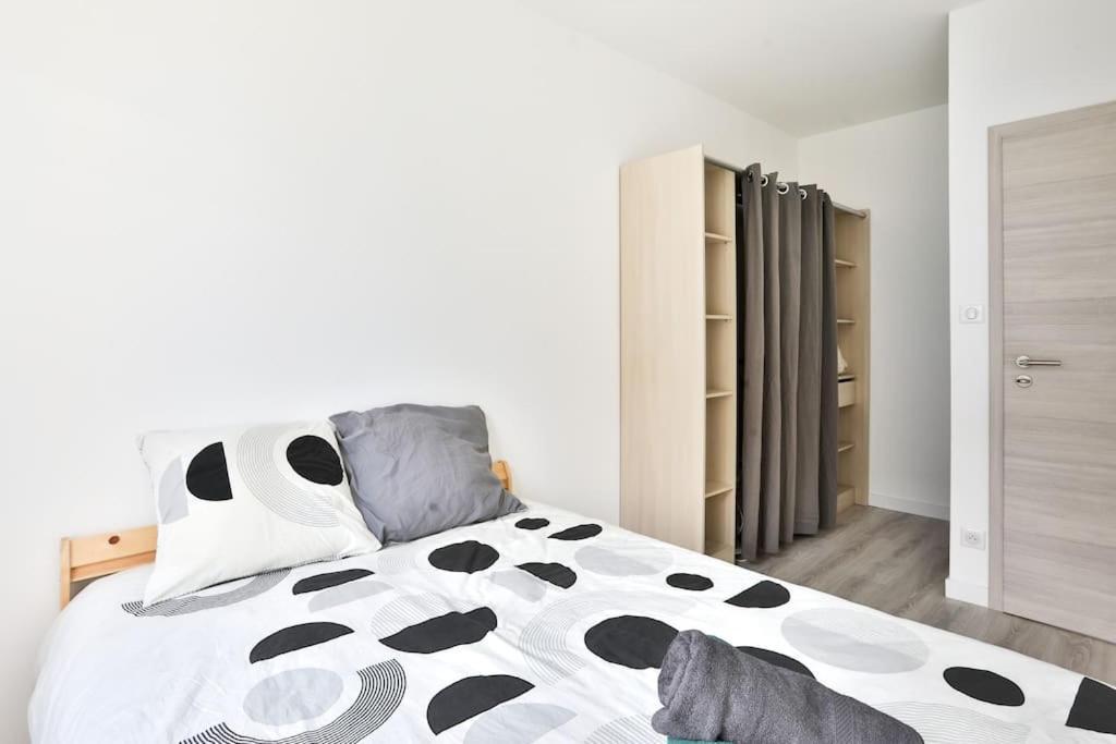 Suite Lumineux Et Moderne, Parking Gratuit, Mulhouse Centre Luaran gambar